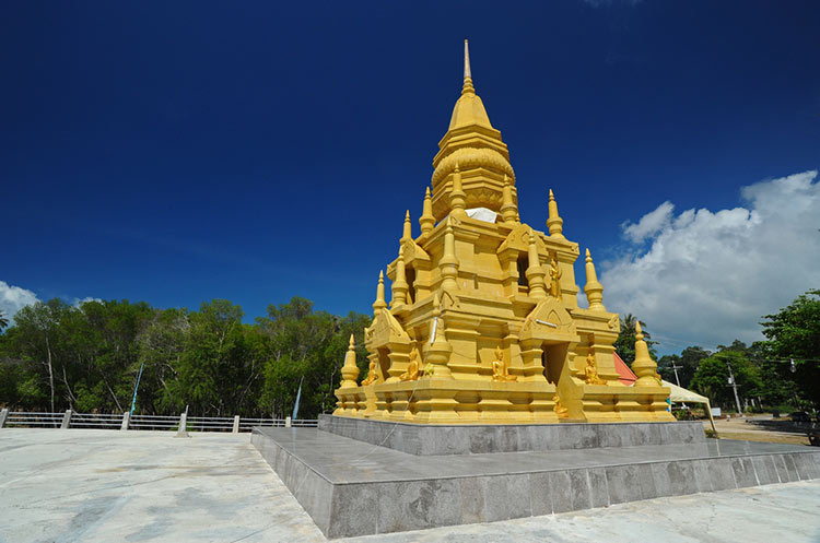 The Laem Sor pagoda at Koh Samui