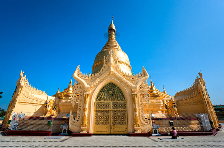 Maha Wizaya pagoda in Yangon