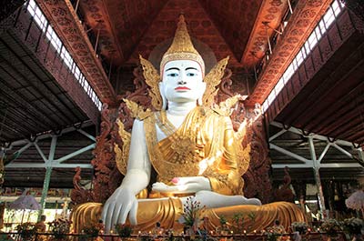 The huge Buddha image of the Nga Htat Gyi pagoda in Yangon