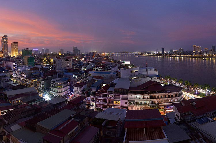 Night view of Phnom Penh and the Tonle Sap river
