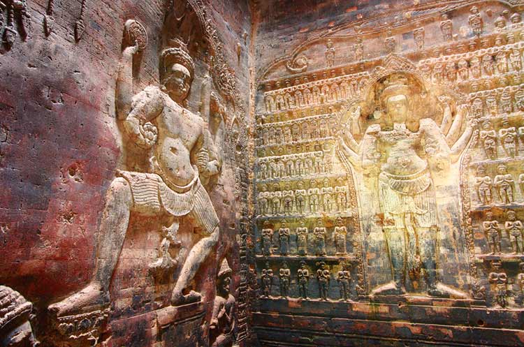 Bas relief of Vishnu in the central sanctuary of Prasat Kravan
