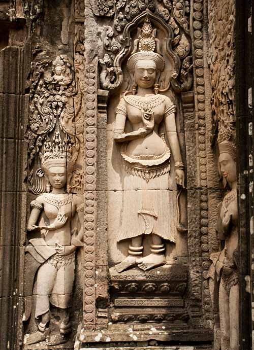 A sculpting of a Devata on the walls of the Preah Khan