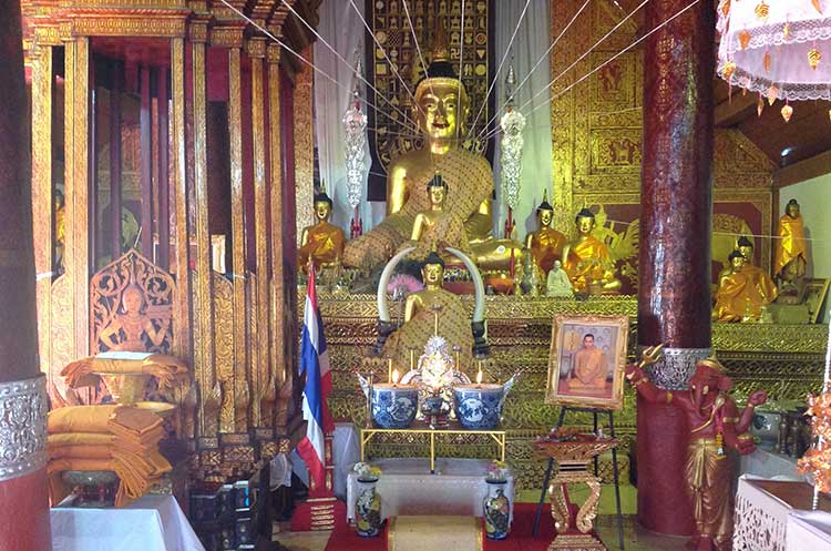Principal Buddha image in the viharn
