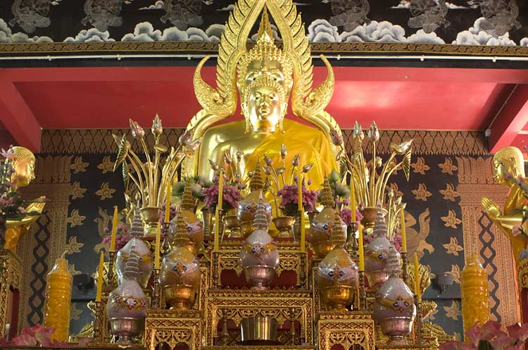 Principal Buddha image of the Wat Phan On