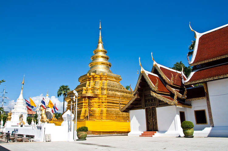 Wat Phra That Si Chom Thong in Chiang Mai