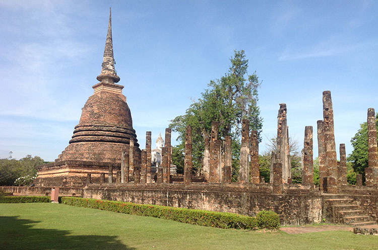 The remains of the assembly hall in front of the main chedi