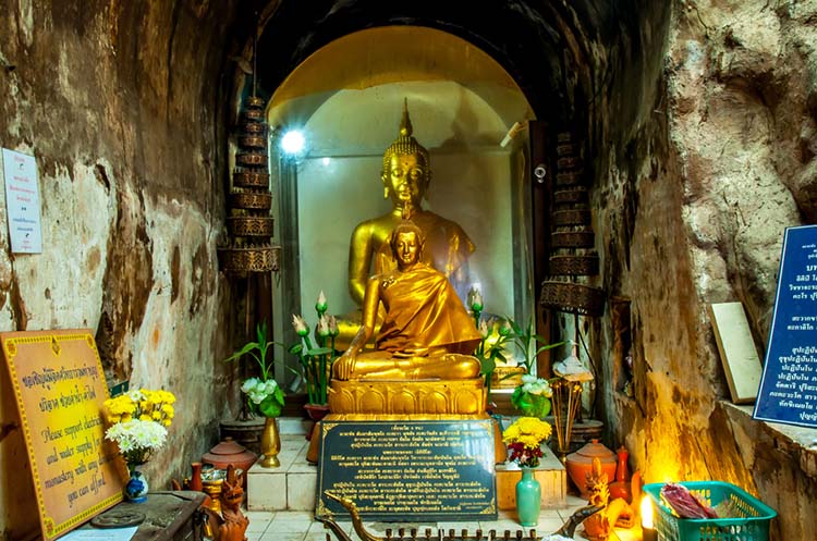A shrine in one of the tunnels of the Wat Umong in Chiang Mai