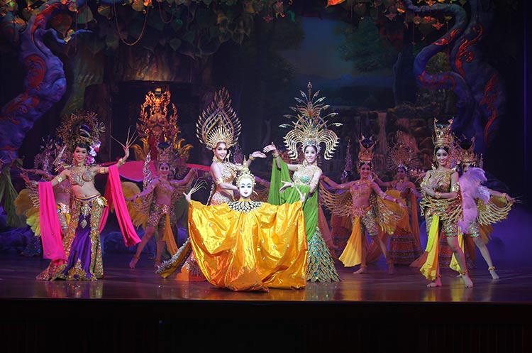 A colorful and elegant performance at Alcazar Cabaret show