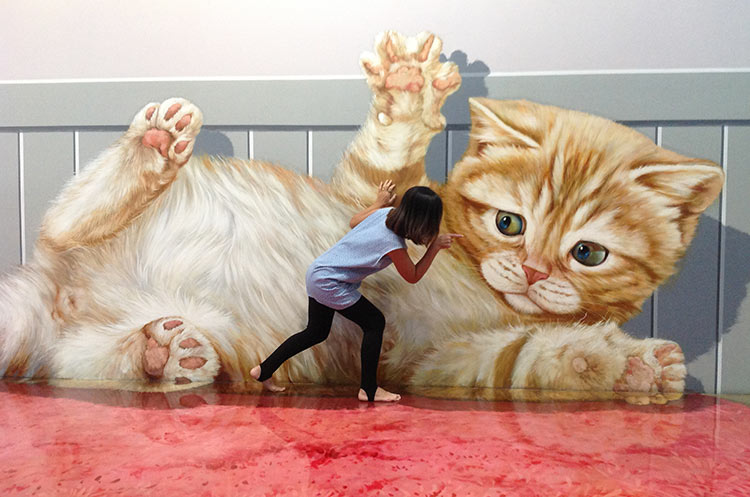Giant cat at Art in Paradise in Bangkok