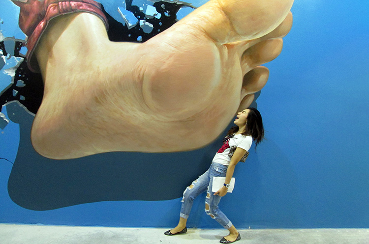 Nearly getting crushed by a giant foot at Art in Paradise Chiang Mai