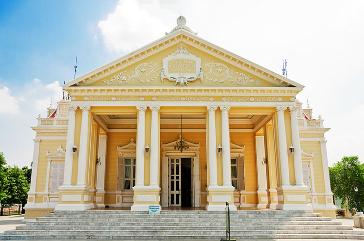 The Phra Thinang Warophat Phiman building at Bang Pa-In Summer Palace