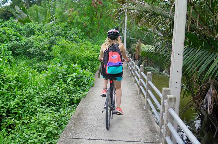 Cycling through Bangkok’s green lungs