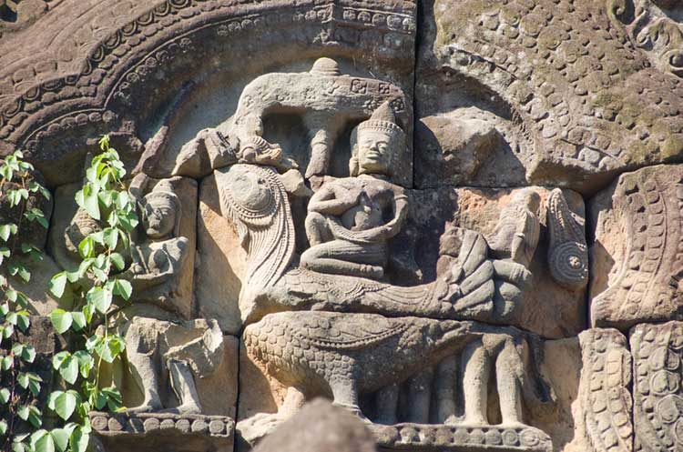 A sculpting on a pediment of the Banteay Samre temple