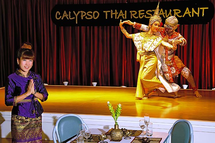 A Khon masked dance performance during dinner at Calypso Cabaret