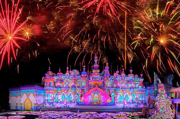 Kingdom of Lights at Carnival Magic, Thailand’s first nighttime carnival theme park