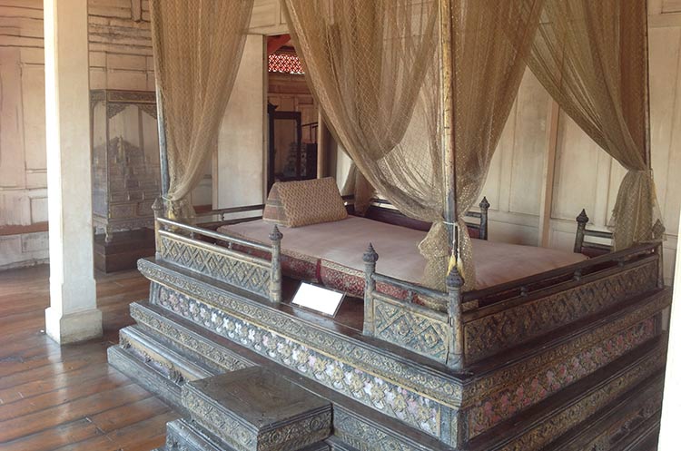 Royal bedroom in the Chaturamuk Pavilion