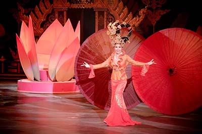 An elegant dancer at the Colosseum Show