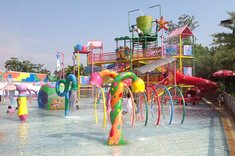 Water Fun for small children at Dream World amusement park