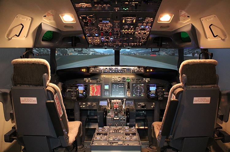 Flight deck of the Boeing 737 simulator at Flight Experience