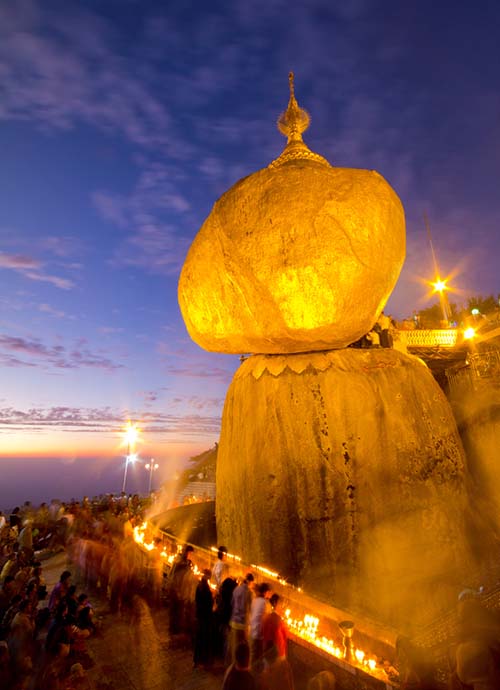 The Kyaikhtiyo pagoda on top of the Golden Rock