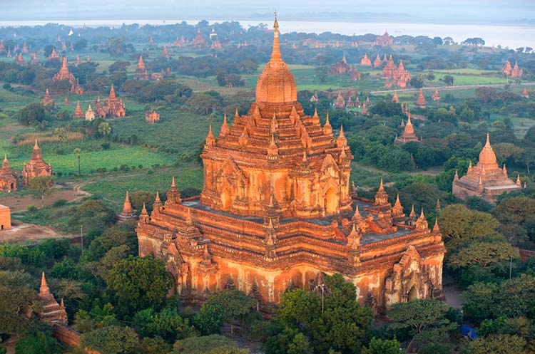 The 46 meter tall Htilominlo temple on the plains of Bagan