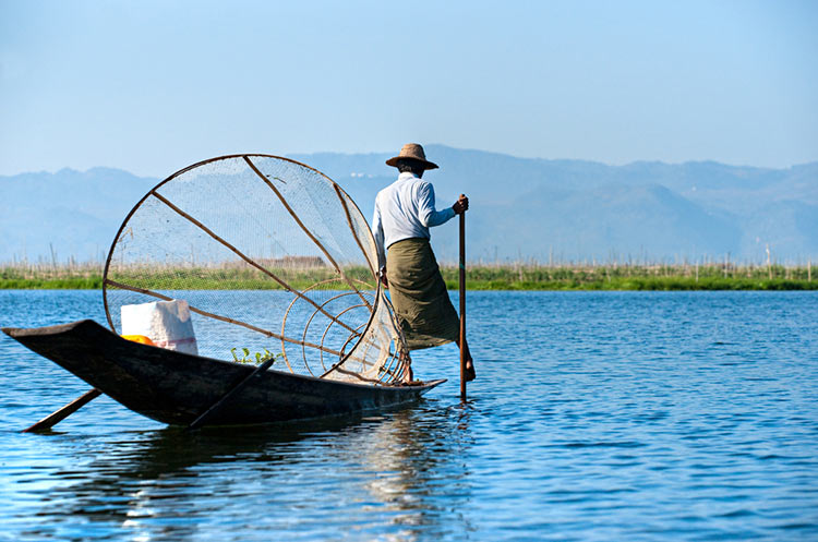 A leg rower on Inle Lake