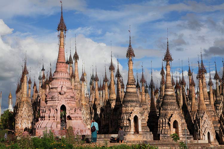 Ancient Kakku pagodas