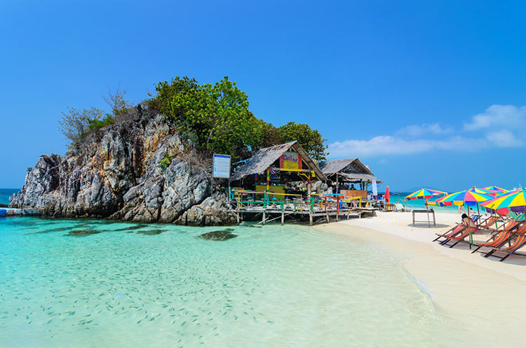 The white sandy beach of Khai Island