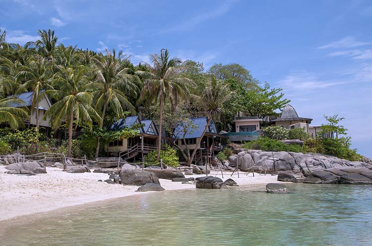 Bungalows on the beach at Koh Nang Yuan