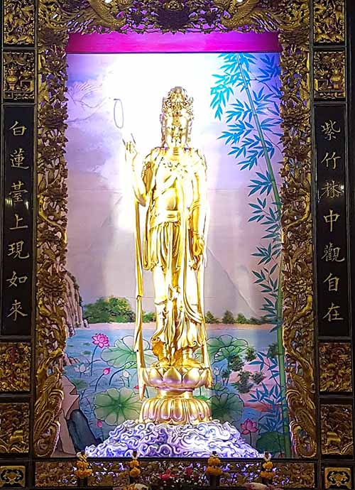Image de Guanyin du 12e siècle dans le sanctuaire de Kuan Yim à Bangkok