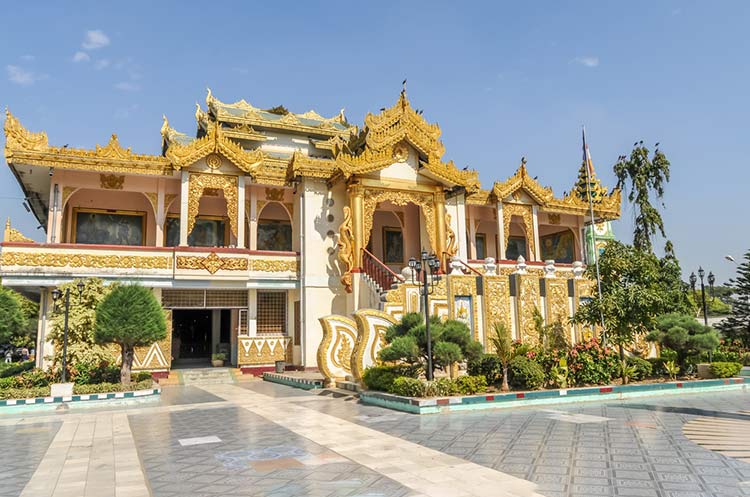 The Mahamuni pagoda in Mandalay