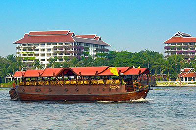 The Manohra barge on the Chao Phraya river
