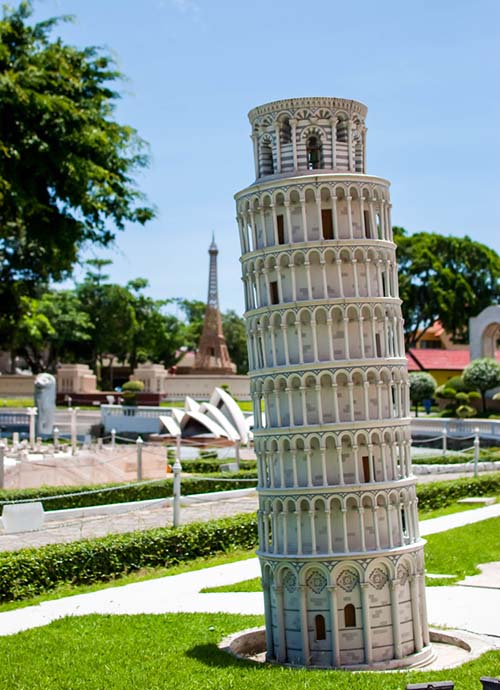 The leaning tower of Pisa