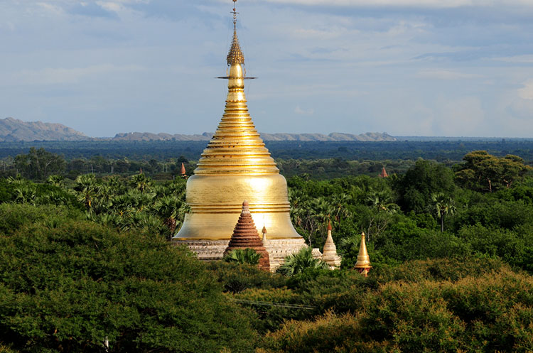 The gilded Myazedi pagoda in Bagan
