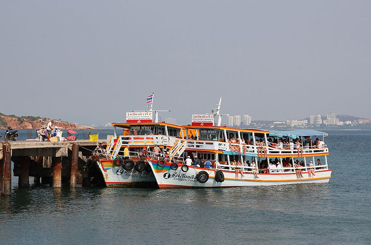 Ferry boats at Coral Island waiting for the return trip to Pattaya