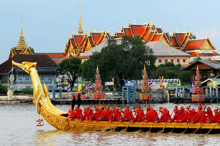 The Subanahongsa barge during the Royal Procession