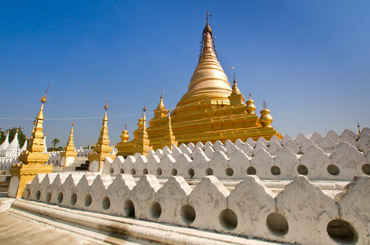 The Sandamuni pagoda in Mandalay
