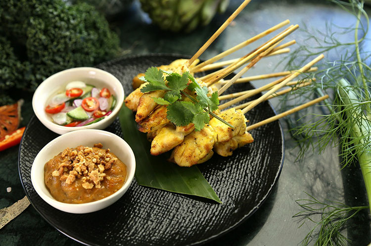 Grilled chicken satay with peanut sauce