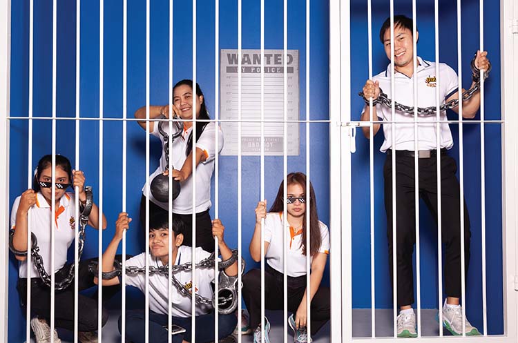 Funny photos of people posing as prisoners in a jail