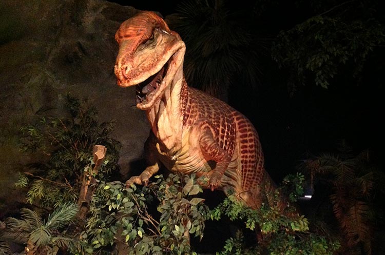 Huge dinosaur at Dinotopia