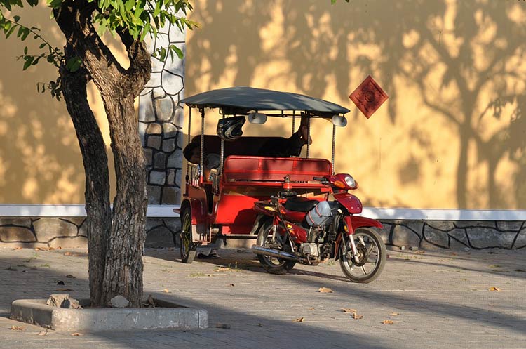 A tuk tuk waiting for customers in Siem Reap