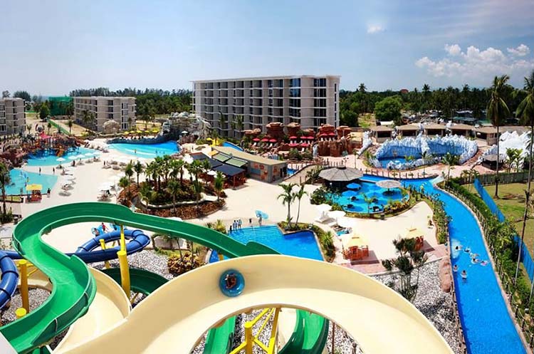 Body slides and tube slides at Splash Jungle Water Park Phuket