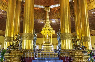Pagoda enshrining a Buddha tooth relic