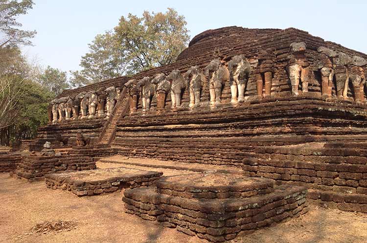 Elephant encircled chedi of the Wat Chang Rop