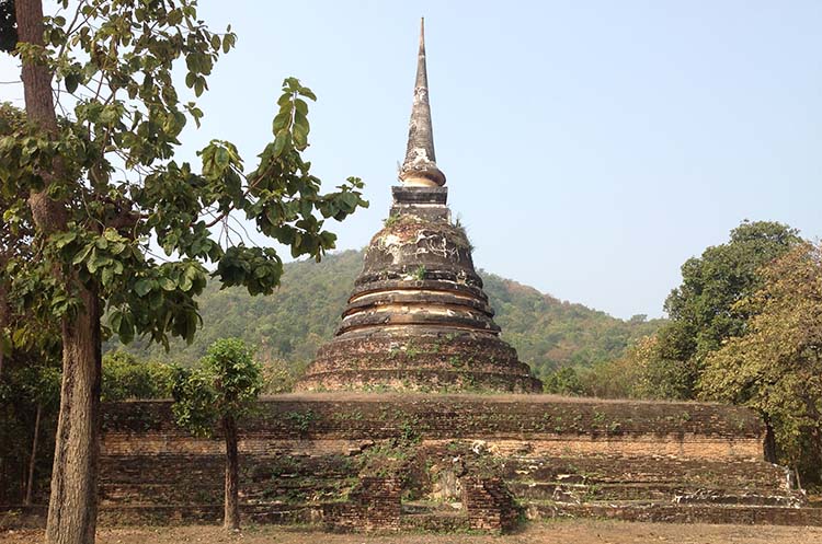 Wat Chedi Ngam, a forest temple in the Sukhothai Historical Park