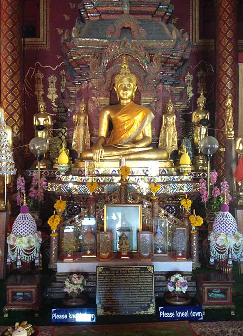 Principal Buddha image in the viharn