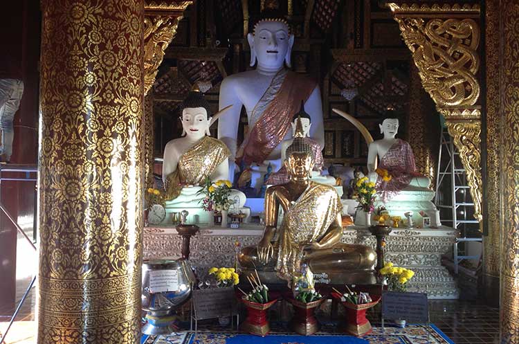 Wat Inthakin - Temple in the heart of the old walled town