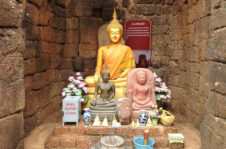 Buddha images in one of the prangs