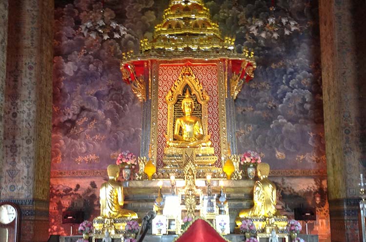 The principal Buddha image