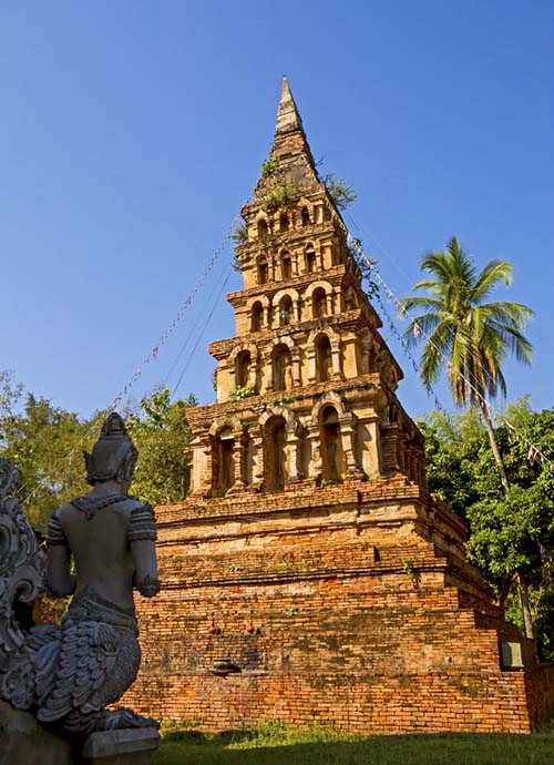 Mon Dvaravati style chedi at Wat Phaya Wat